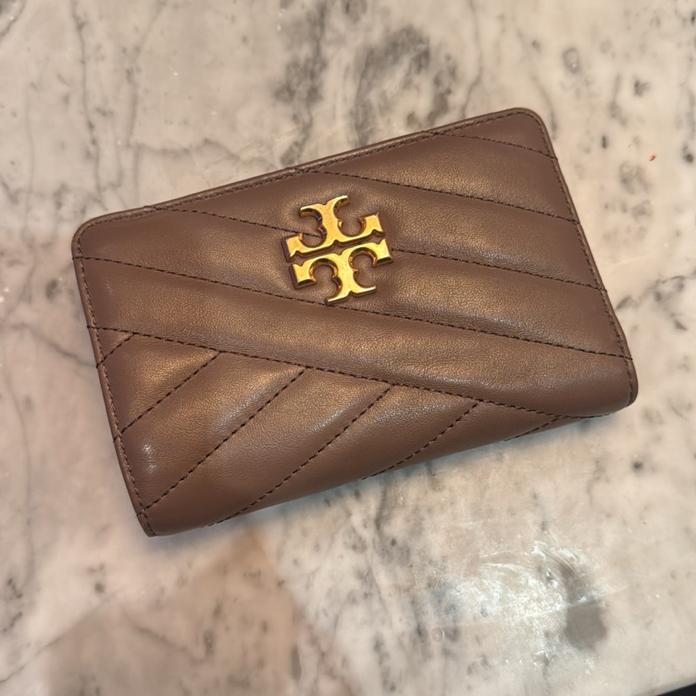 Tory Burch Quilted Leather Card Case in Brown with Gold Logo